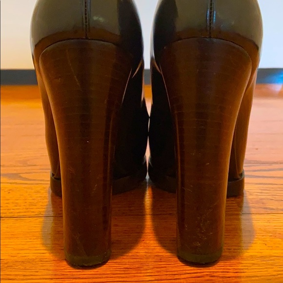 GUCCI Authentic platform Chrome Heels!!!!! - Picture 9 of 10